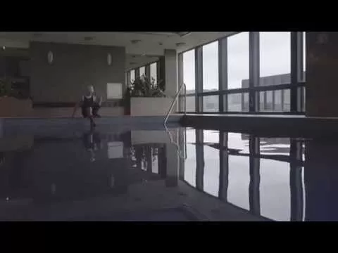 Illustration pour Jacques Greene se baigne tout habillé dans son nouveau clip