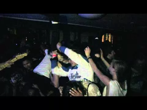 Illustration pour Petite virée en tournée avec Fidlar dand le clip de « West Coast »