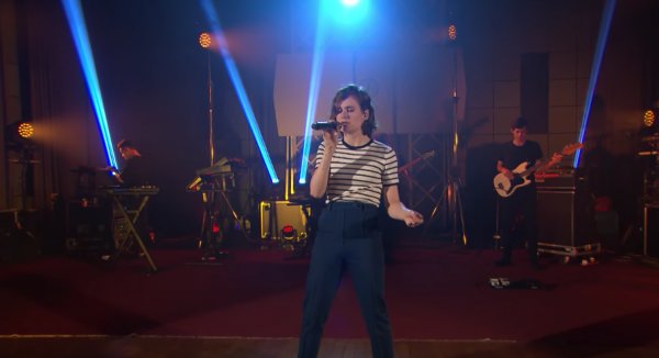 Illustration pour A voir&nbsp;: Quand Christine and the Queens reprend « Sorry » de Beyoncé