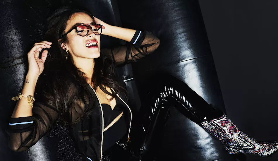 Illustration pour Le délicieux clip « Vampire » de MAI LAN est disponible