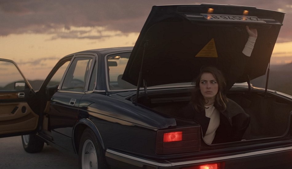 Illustration pour Fishbach offre un clip à « Un autre que moi »