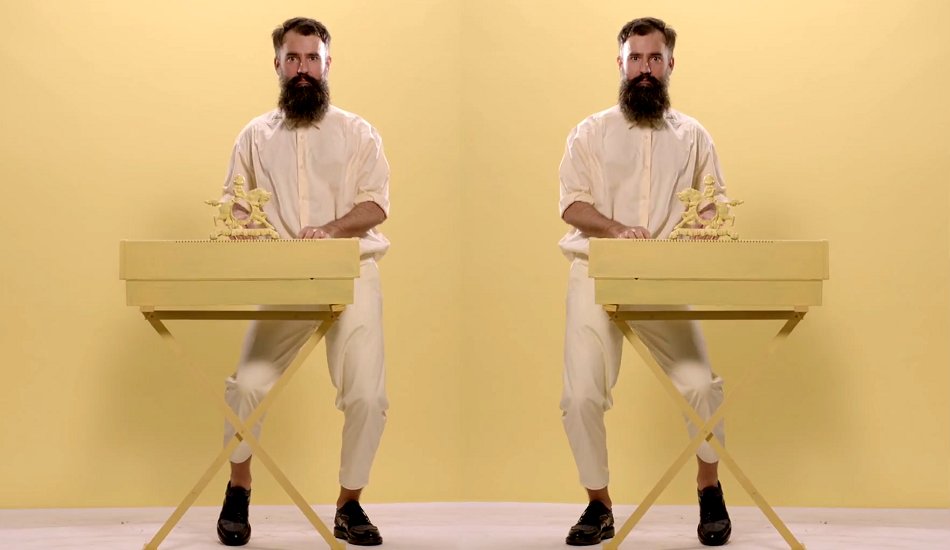 Illustration pour Exclu&nbsp;: les Roumains de Karpov not Kasparov continuent leur exploration pop… Des échecs