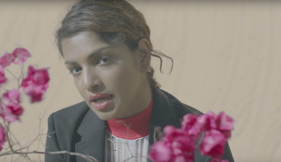 Illustration pour M.I.A dans le désert pour le clip de « Finally »
