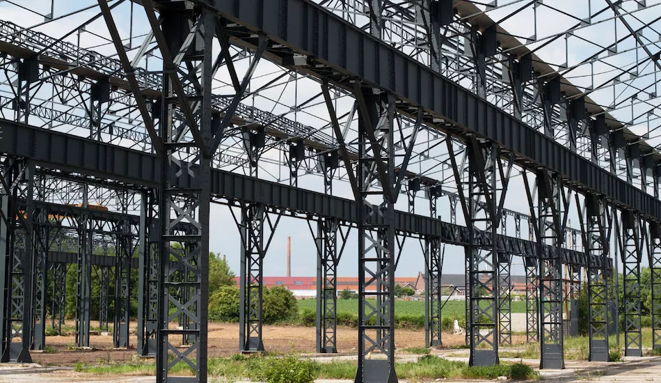 Illustration pour Les Nuits Secrètes&nbsp;: parcours secrets, programmation éclectique et friche industrielle à ciel ouvert