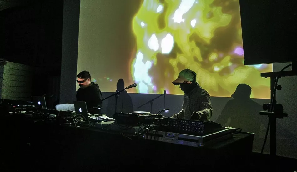 Illustration pour Dix (bonnes) raisons pour lesquelles il fallait se rendre à la soirée des dix ans de Smallville Paris