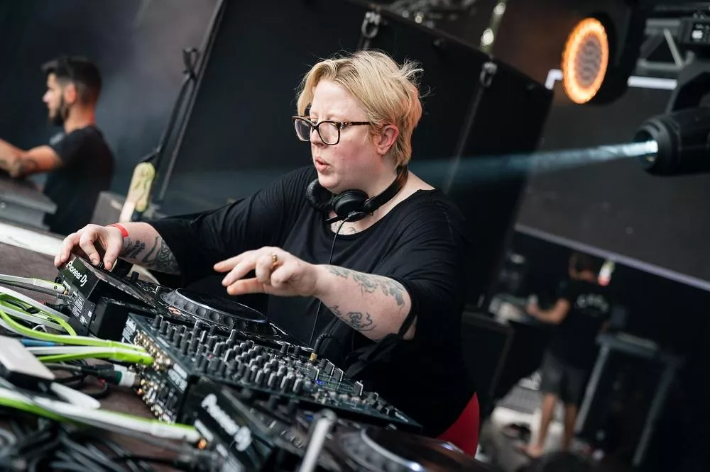 Illustration pour the-black-madonna