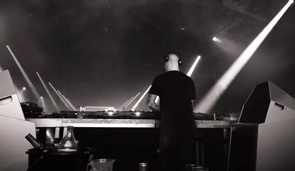 Illustration pour Blocaus fêtera cinq ans de techno pure, brute et volcanique le 1er septembre au Dock Eiffel d&rsquo;Aubervilliers