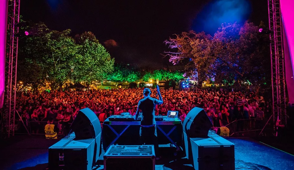 Illustration pour Idée week-end&nbsp;: trois jours à danser dans un parc au festival portugais LISB-ON