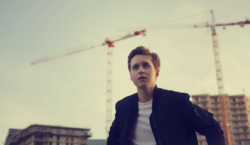 Illustration pour « Mélancolie heureuse », douceur poétique et textes touchants avec le premier album de Tim Dup