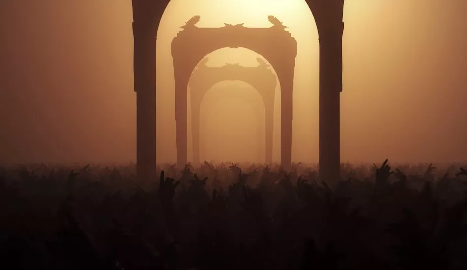 Illustration pour Terreur et désolation dans le nouveau clip de Special Request (alias Paul Woolford)