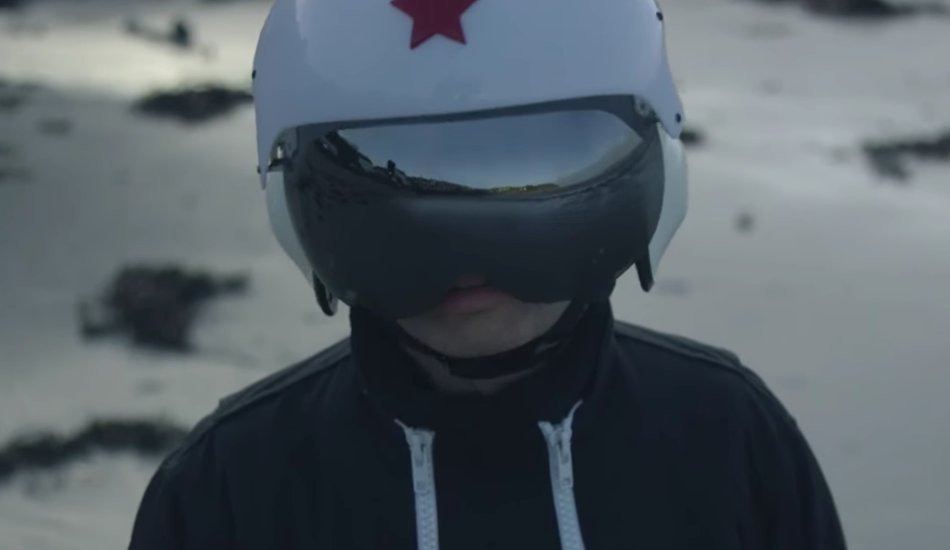 Illustration pour Suivez la traque de Cascadeur dans son dernier clip