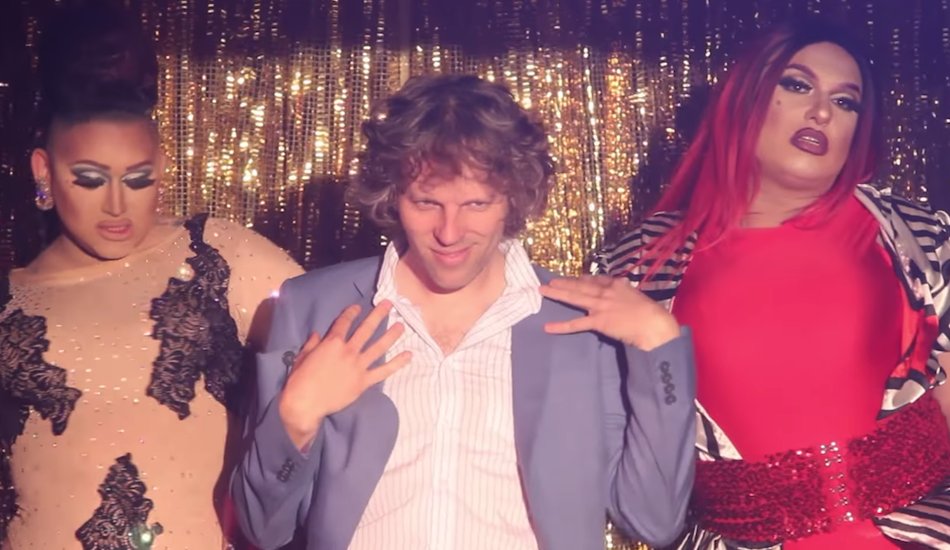 Illustration pour !!! (Chk Chk Chk) vient de dévoiler une mixtape avec des morceaux inédits