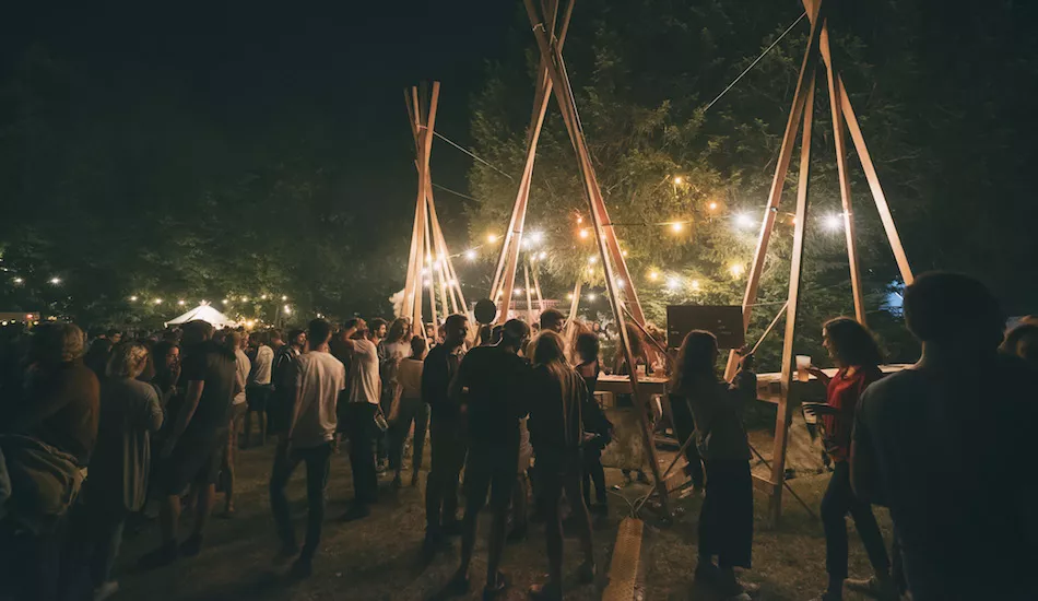 Illustration pour Vie Sauvage, un festival de village avec Etienne de Crécy, Yuksek et Rejjie Snow