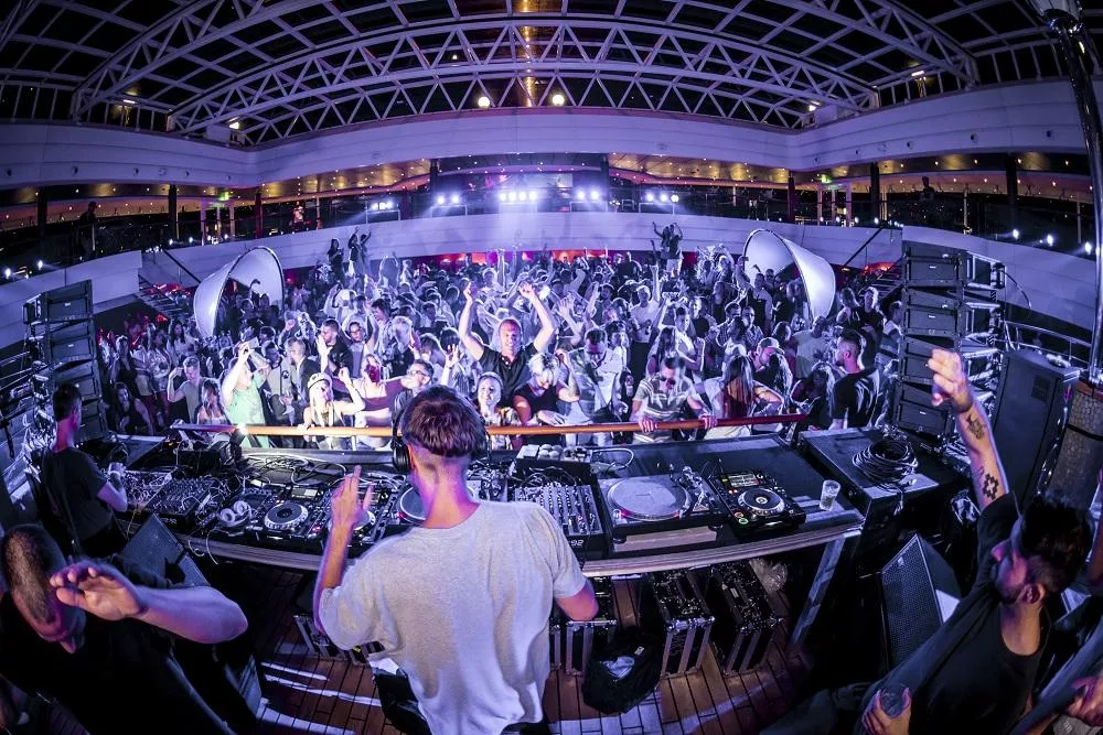 Illustration pour mdrnty (2)