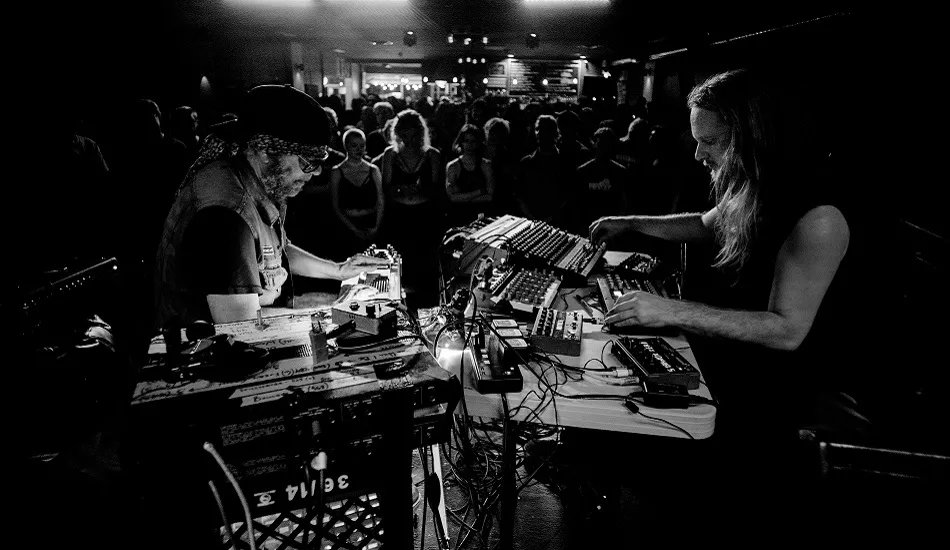 Illustration pour Drone, hardcore, metal, techno expérimentale… Matière Noire, le nouveau rendez-vous parisien des musiques sombres et bruyantes