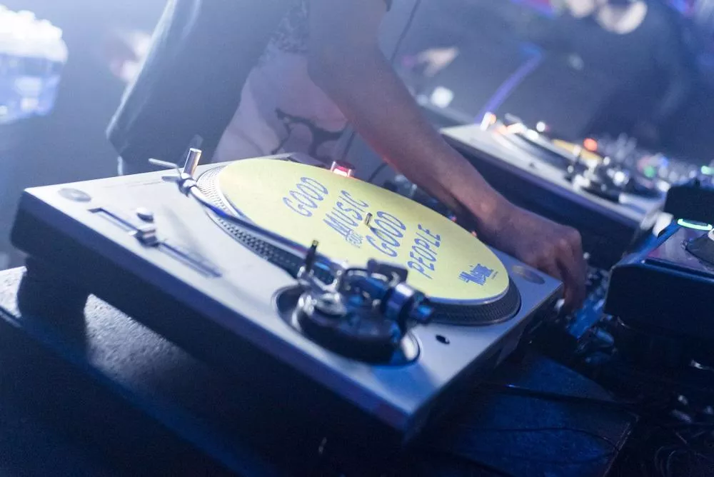 Illustration pour Good-Music-Good-People