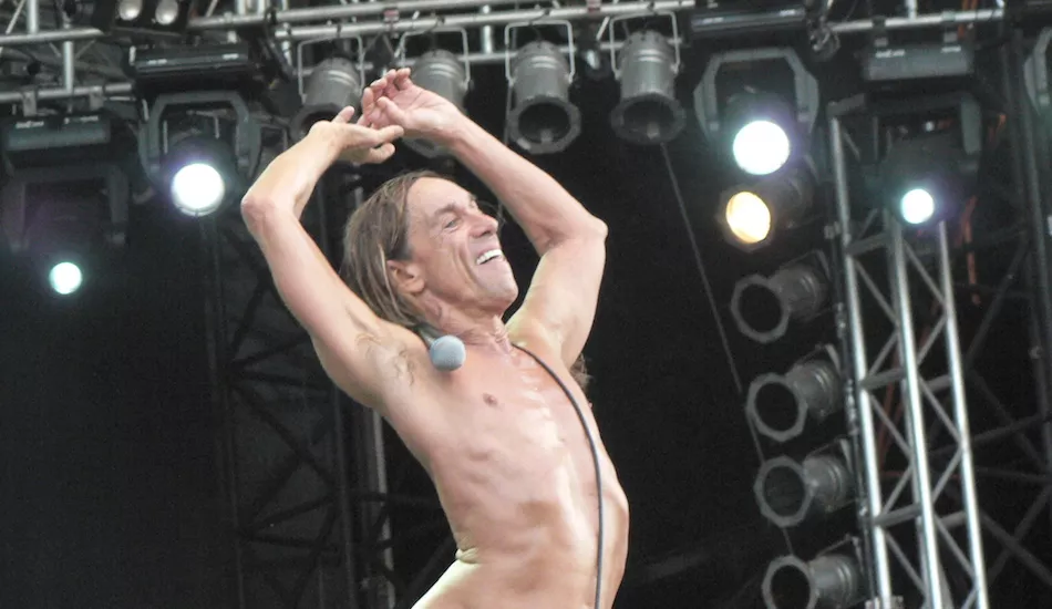 Illustration pour Underworld s&rsquo;associe à Iggy Pop sur le titre « Bells & Circles »