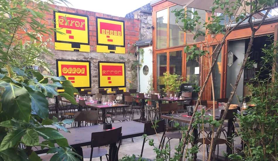 Illustration pour La Maroquinerie rouvre sa terrasse (et sort le rosé) pour l&rsquo;été !