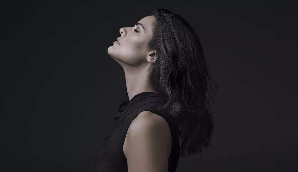 Illustration pour Doucement mais sûrement, Anna devient l&rsquo;une des plus grandes DJs de la planète