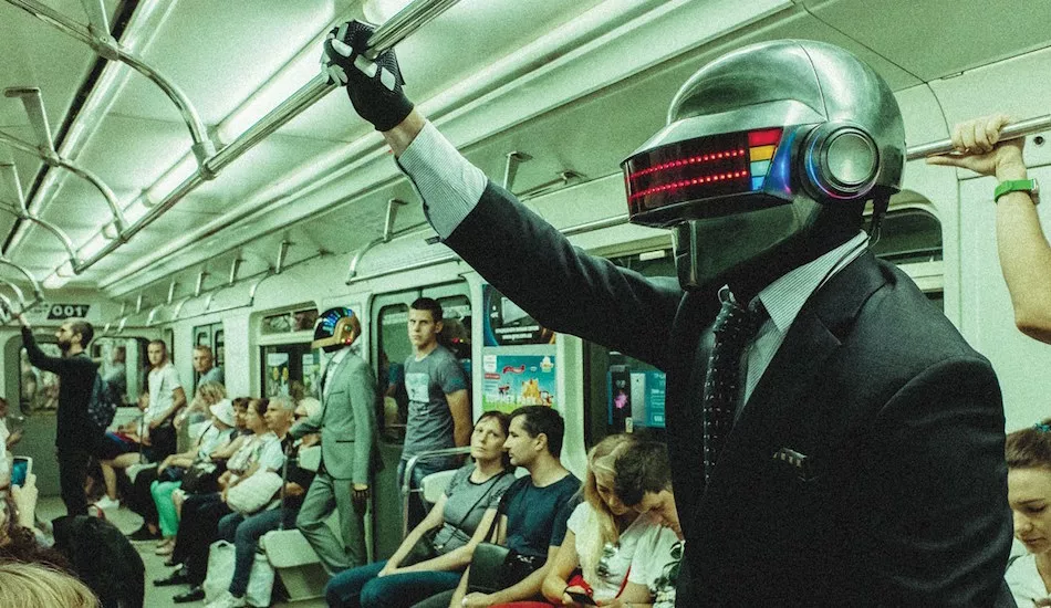 Illustration pour Tsugi Daily&nbsp;: les Daft Punks ont de nouveaux sosies en Ukraine, Booba va publier un receuil de ses textes…