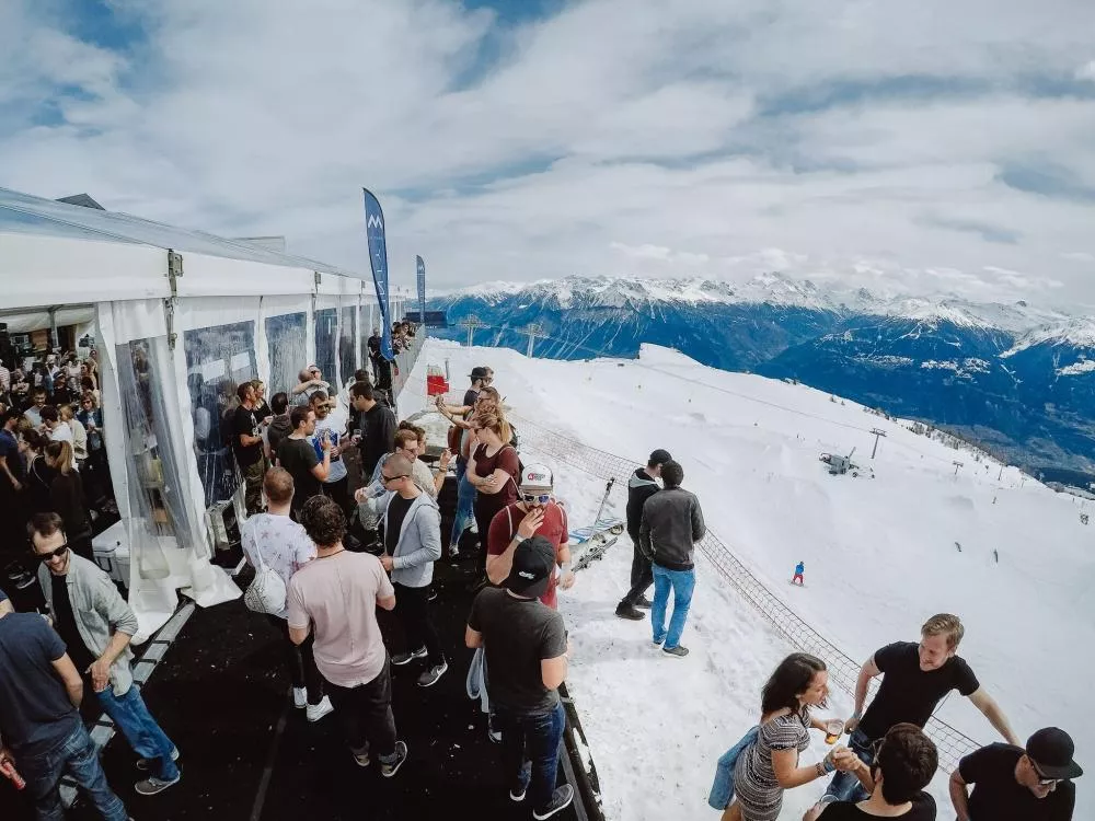 Illustration pour xJ5zwhKQ