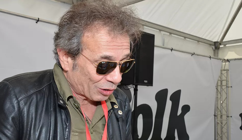 Illustration pour Philippe Manœuvre organise un concert au Stade de France avec 1000 rockeurs