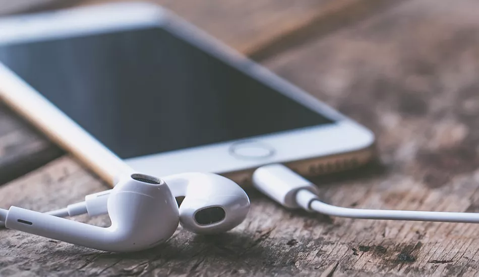 Illustration pour L&rsquo;ONU veut sauver vos oreilles avec des normes de régulation du volume sonore