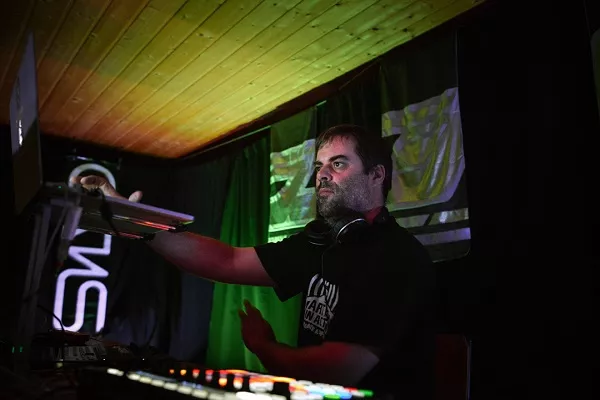 Illustration pour Dharma Techno – Kynsie Serre-7