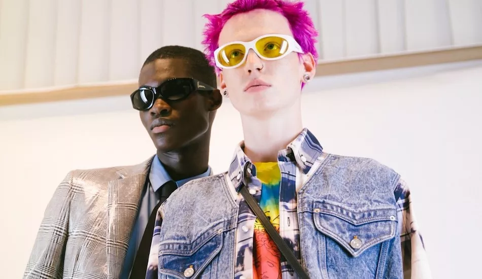 Illustration pour Tsugi Daily&nbsp;: Versace rend hommage à Keith Flint, chanteur défunt de The Prodigy