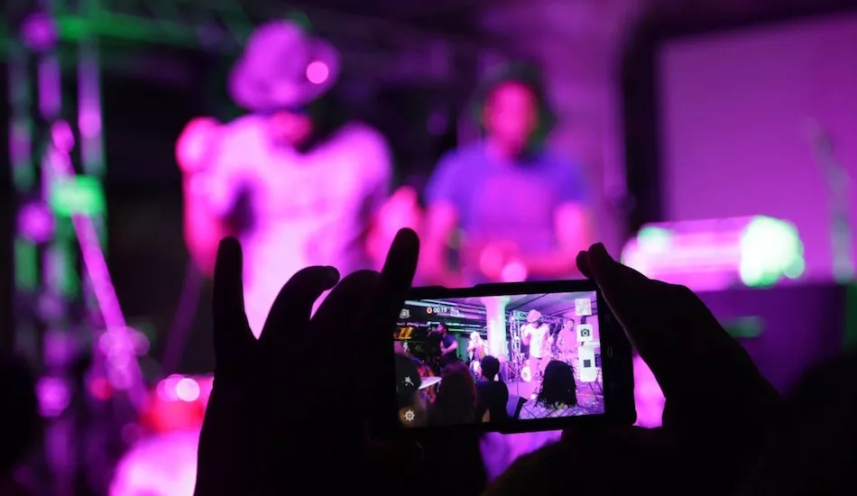 Illustration pour Révolution sur le dancefloor : il est désormais possible de choisir les tracks jouées par les DJs via une application