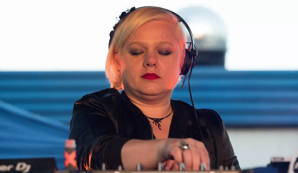 Illustration pour Décès de la nantaise Kim Sonores, DJ et militante