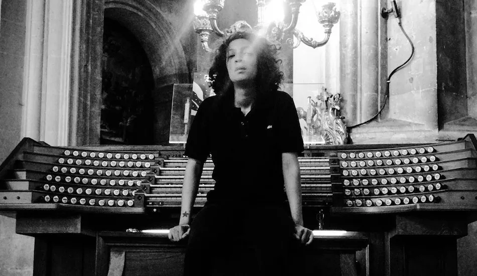 Illustration pour Avec « The Craving Tape », Léonie Pernet livre un maxi symphonique