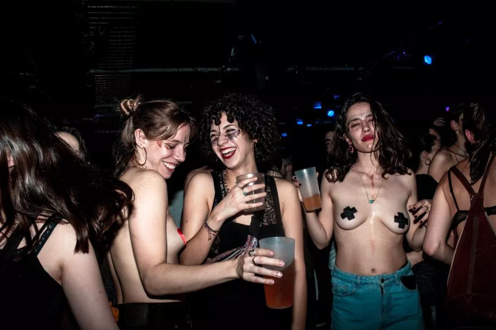 Illustration pour 82342836_1674168062724360_6709163387969863680_o