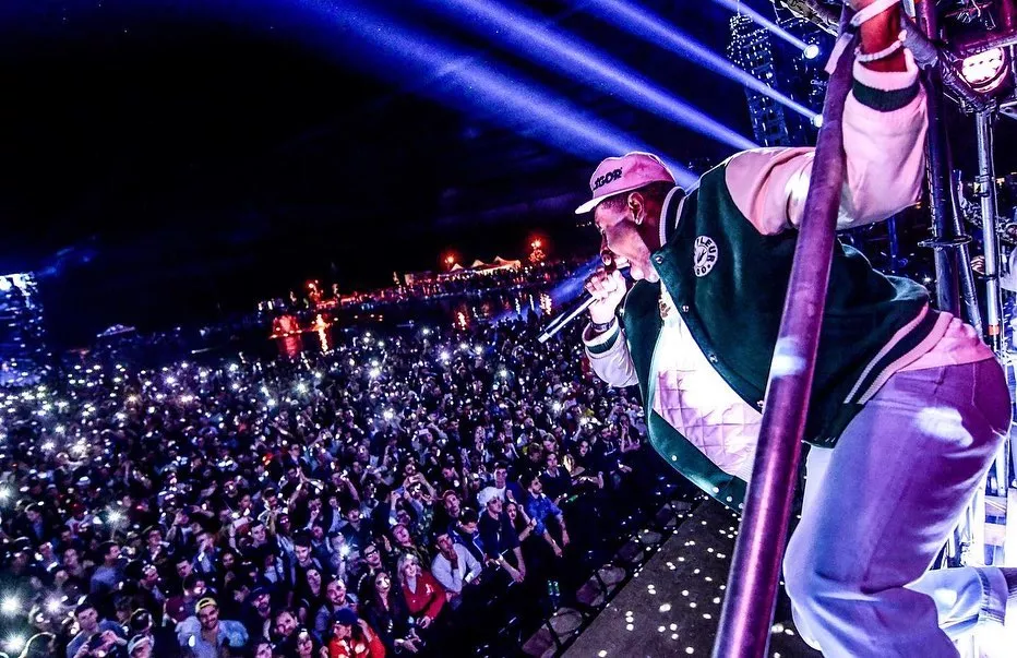 Illustration pour 83516451_10157939218423428_2341559287232331776_n