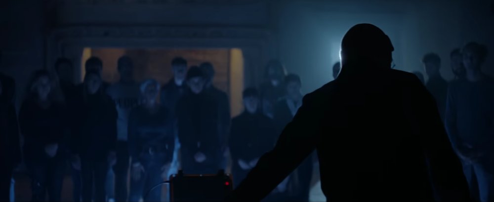 Illustration pour Sreenshot du clip Human de Rone