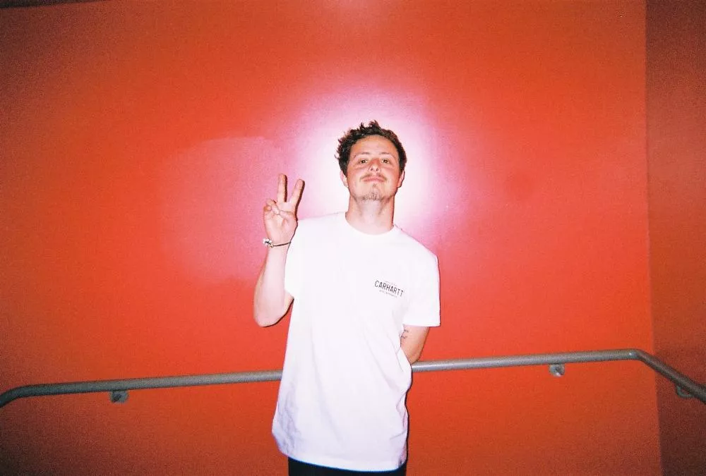 Illustration pour Participez à la production d&rsquo;un track électronique en direct avec Nathan Melja