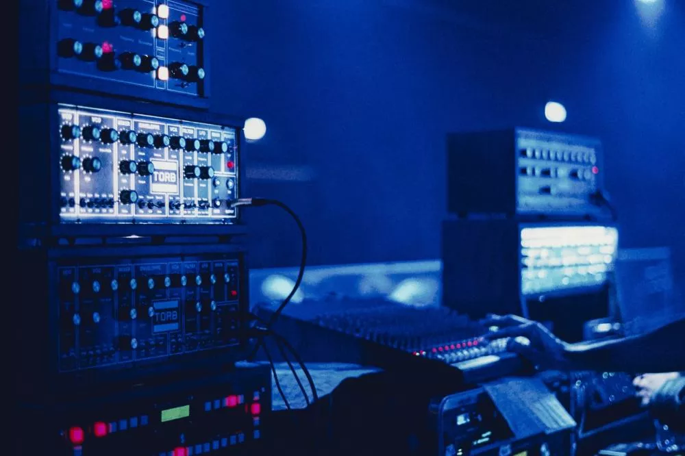 Illustration pour TORB-LIVE-7