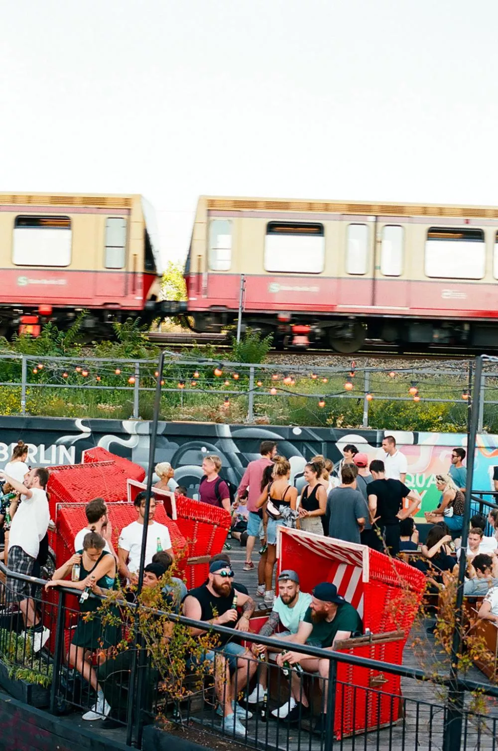 Illustration pour 01_SabrinaJeblaoui_NachtClubsBerlin2