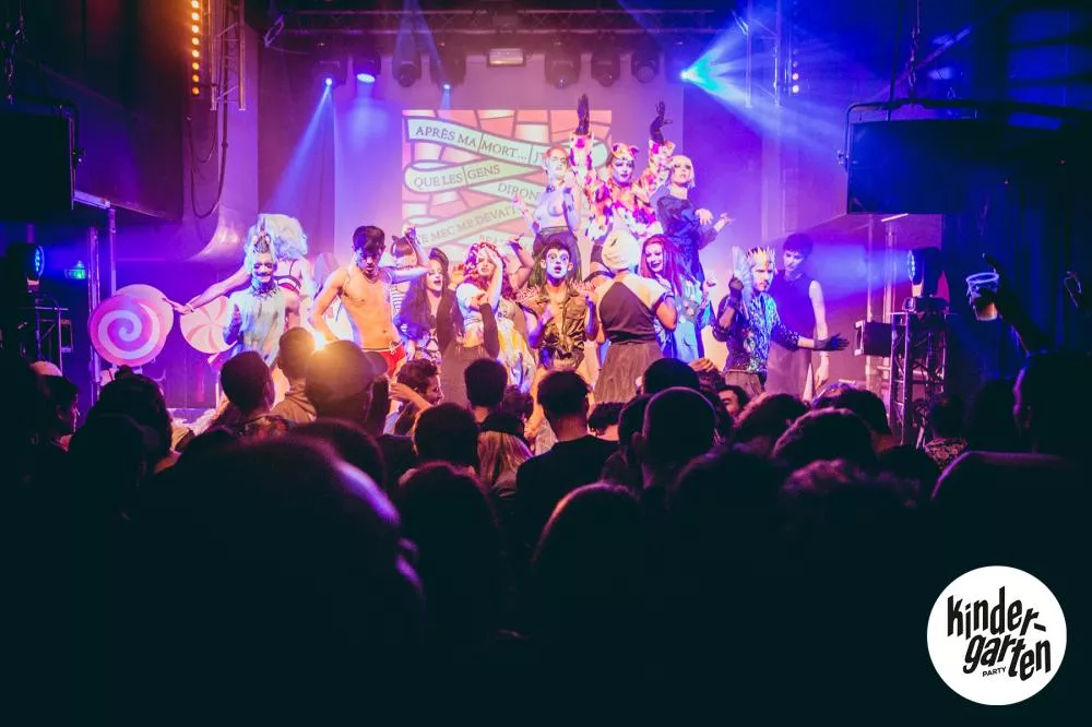 Illustration pour 16