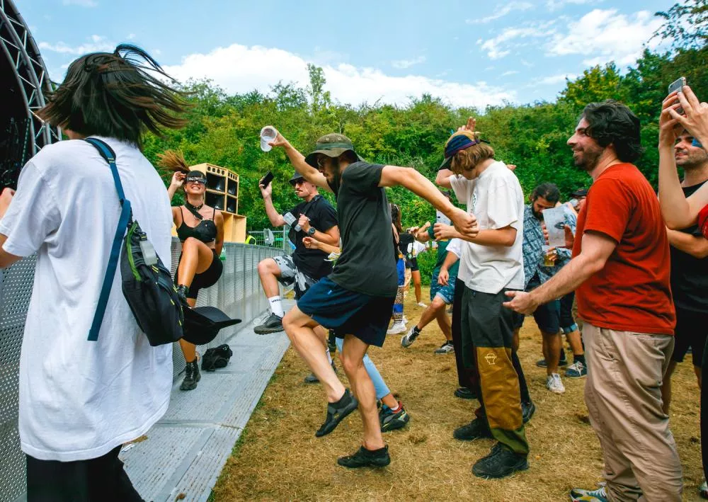 Illustration pour PeacockSociety21_Geoffrey_Hubbel_2021-09-05_18-00-44_GEO_4673