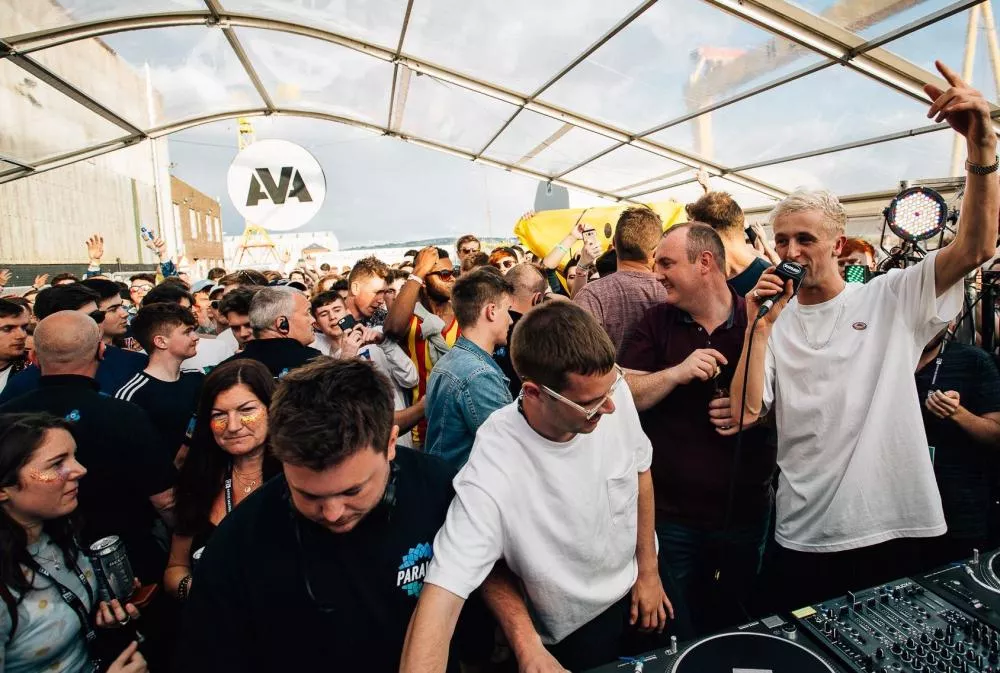 Illustration pour denis sulta boiler room