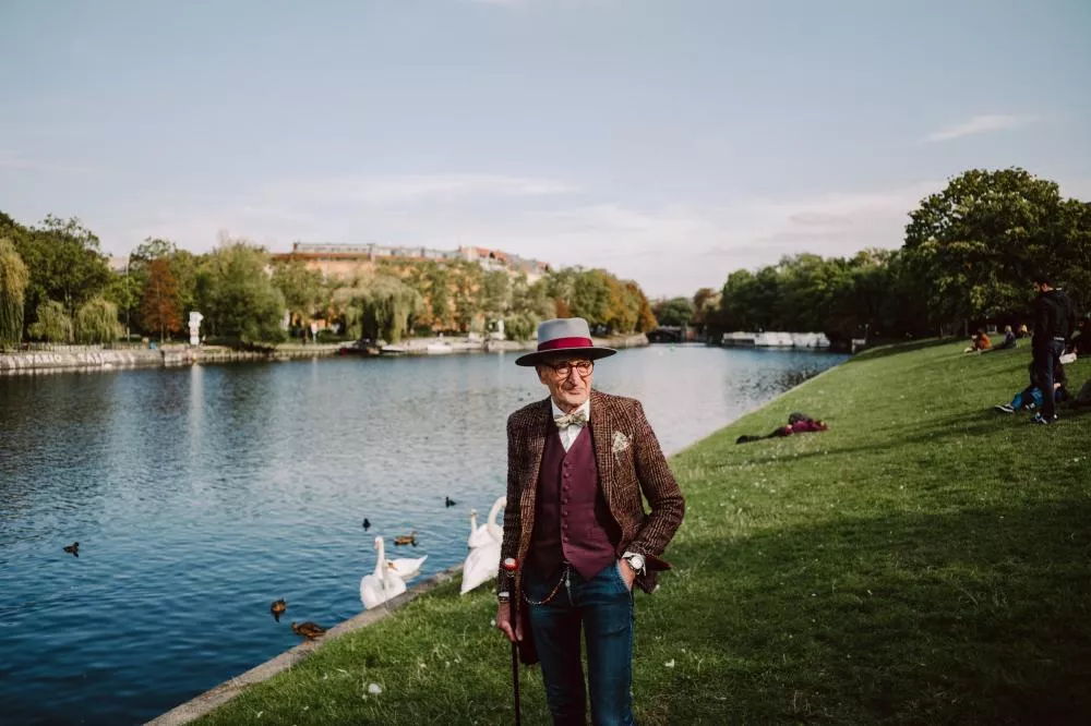 Illustration pour Dandy clubbeur