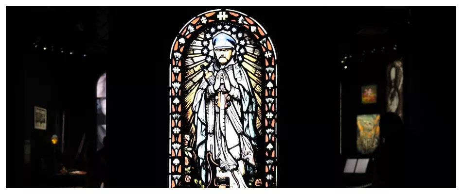 Vitrail représentant Lemmy Kilmister (Motörhead ) 2022 © Radidja Cieslak