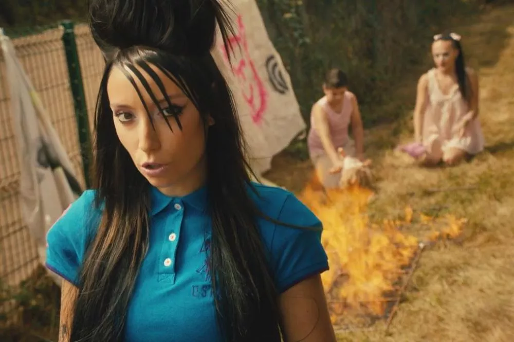 Capture d'écran du clip de "Je sais plus quoi dire" © Kalika