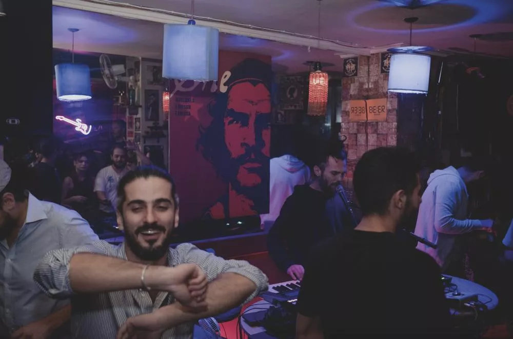 Sur la piste de danse lors du set de Wael © Amandine Henry