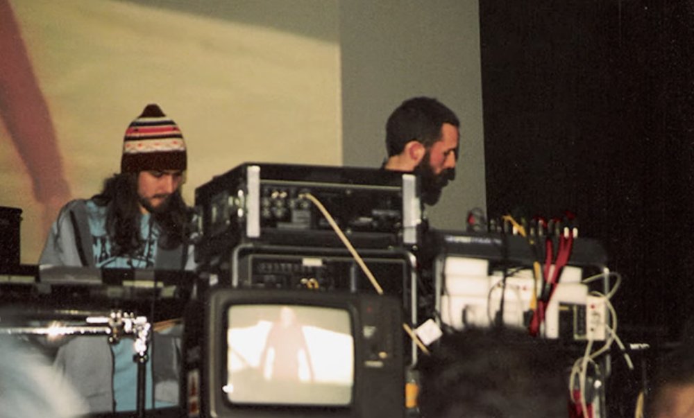 Capture d'écran YouTube d'une rediffusion du live du 10th Warp Party