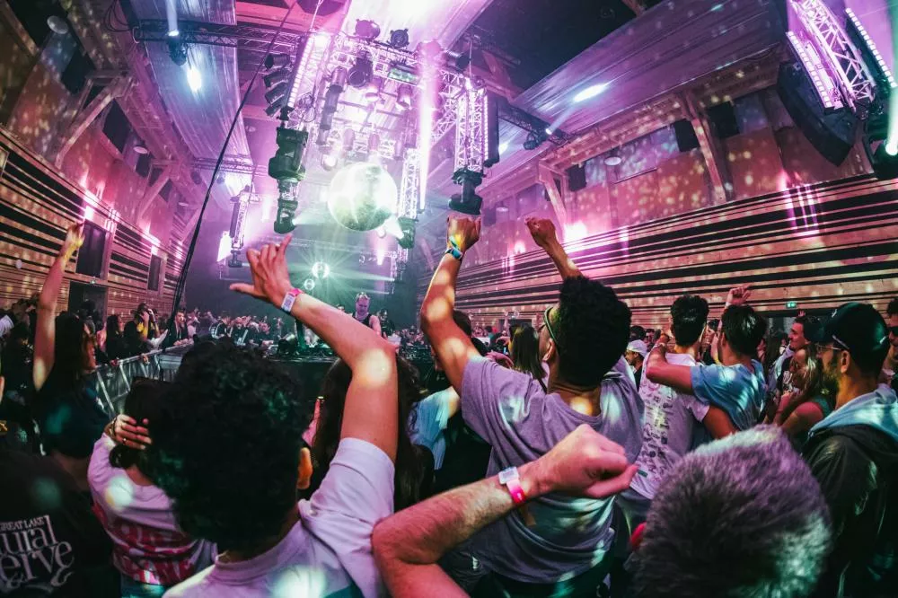 Illustration pour Panoramas Festival : à Morlaix, les poings sont levés, la danse est effrénée