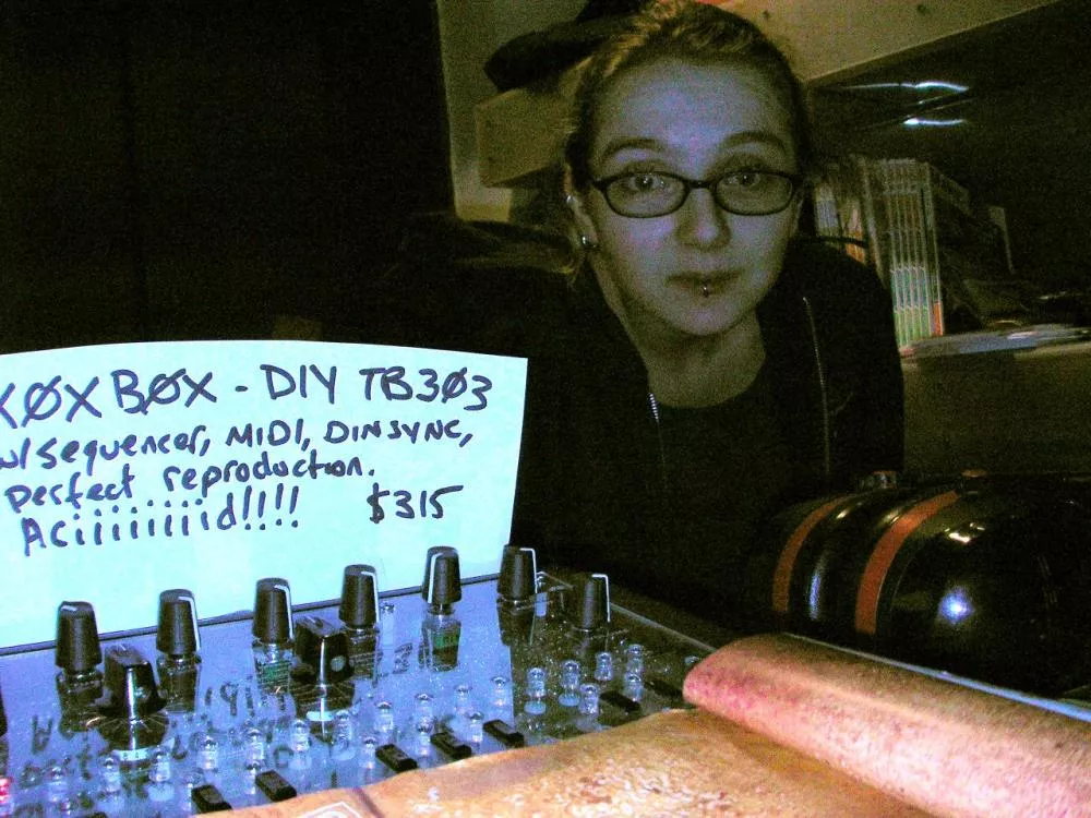 Les DJs X0xb0x et Lady Ada lors du Blip Festival 2006