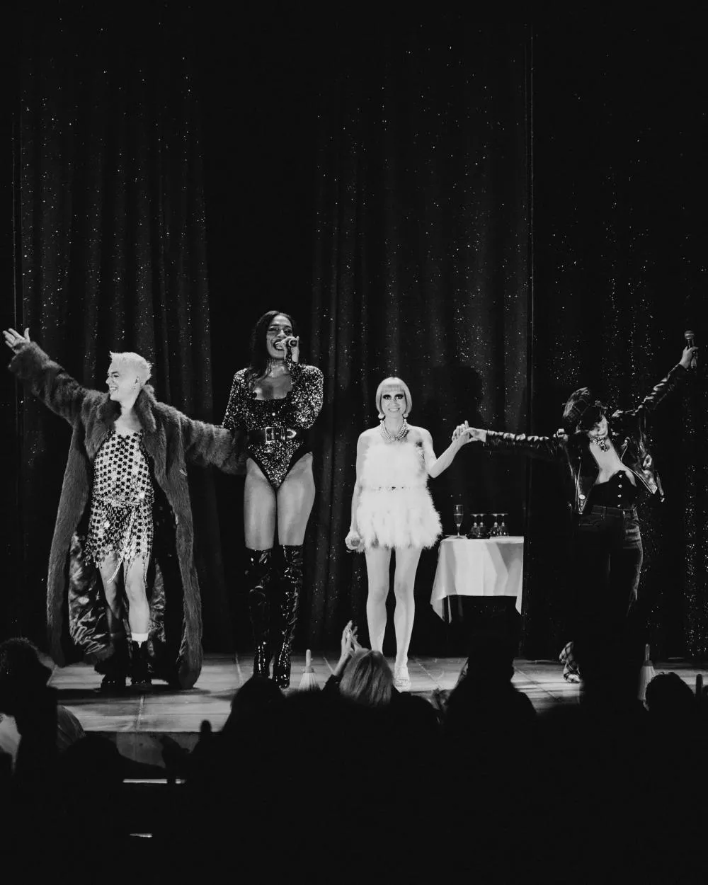 Illustration pour Drag show, musique, poésie : La Bouche Cabaret performera à La Station avant sa fermeture