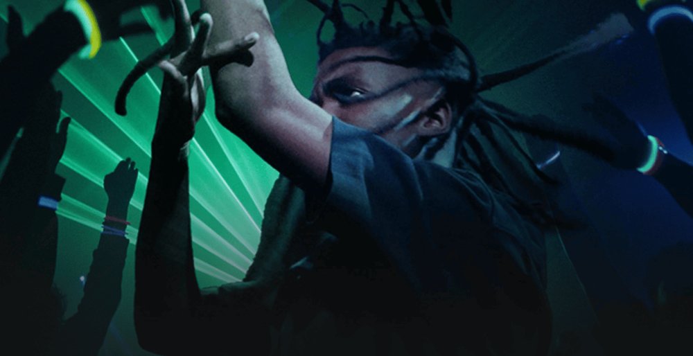 Photo de couverture de la série Rebonds, avec Miel en premier plan Arte